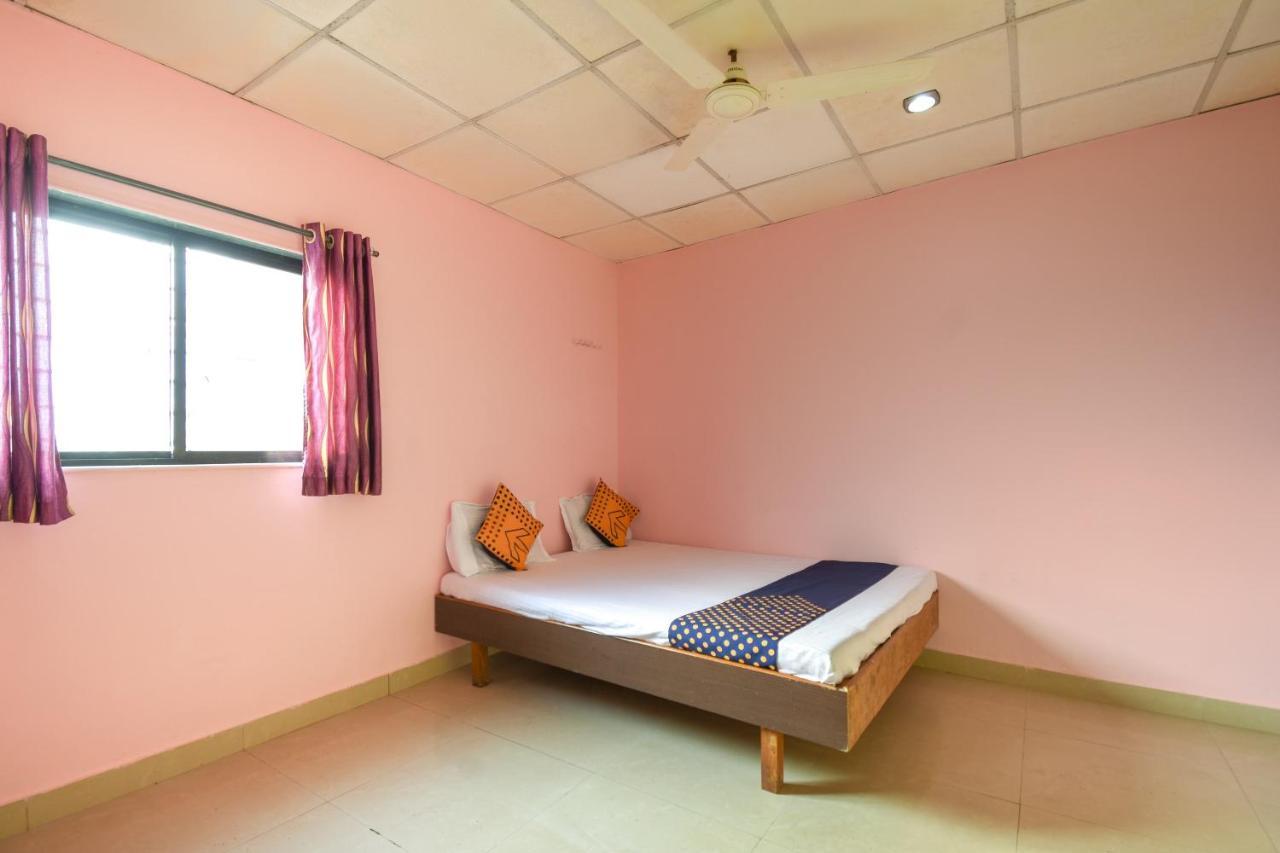 Spot On 65135 Hotel Suvarna Samrat Lodge Khamshet Eksteriør bilde