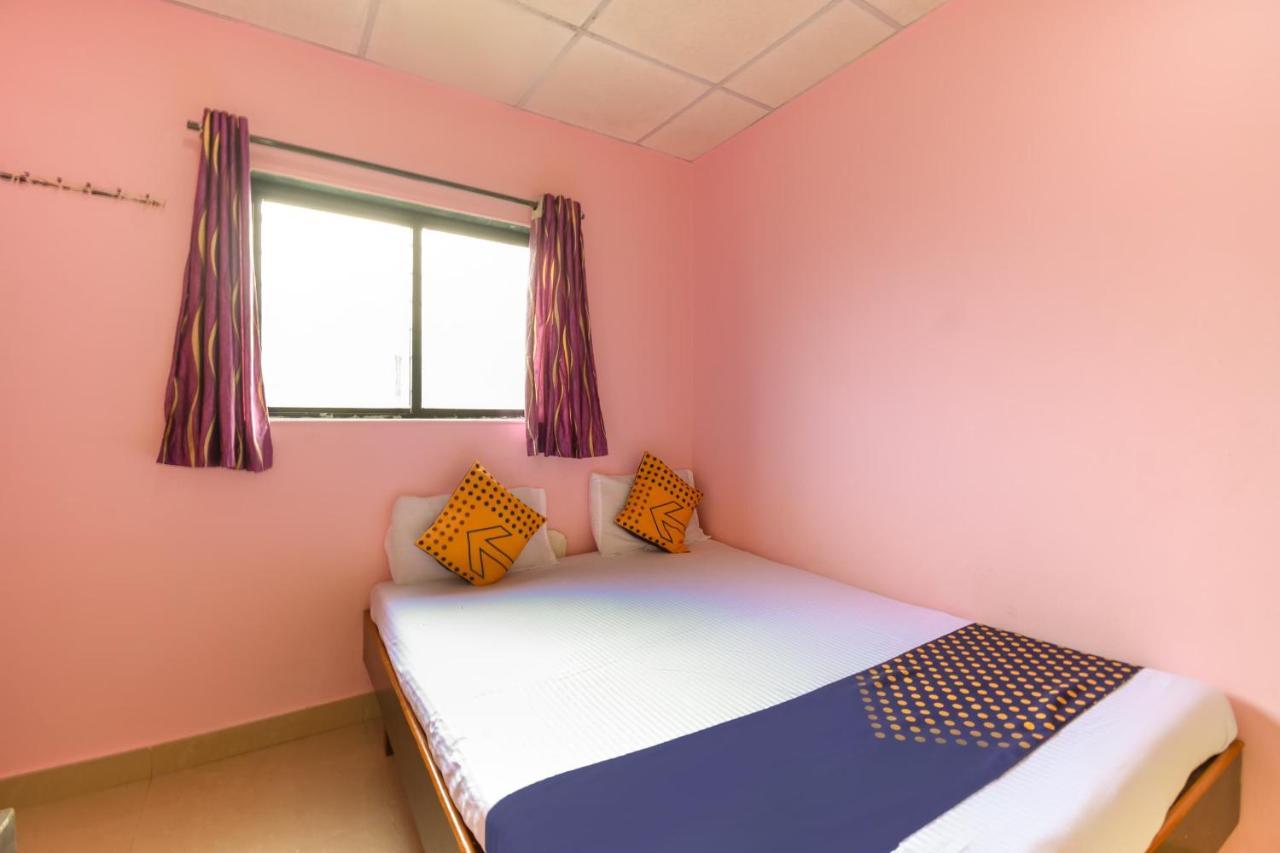 Spot On 65135 Hotel Suvarna Samrat Lodge Khamshet Eksteriør bilde