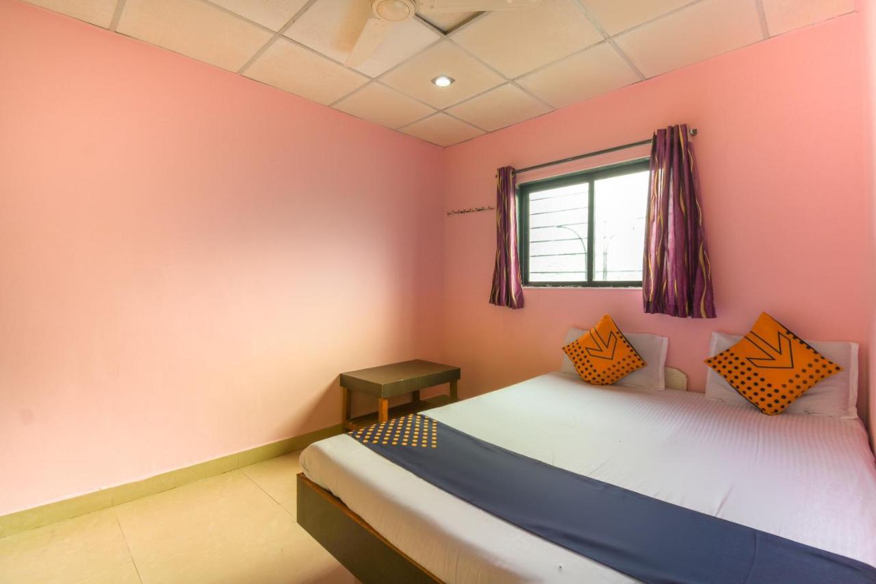 Spot On 65135 Hotel Suvarna Samrat Lodge Khamshet Eksteriør bilde