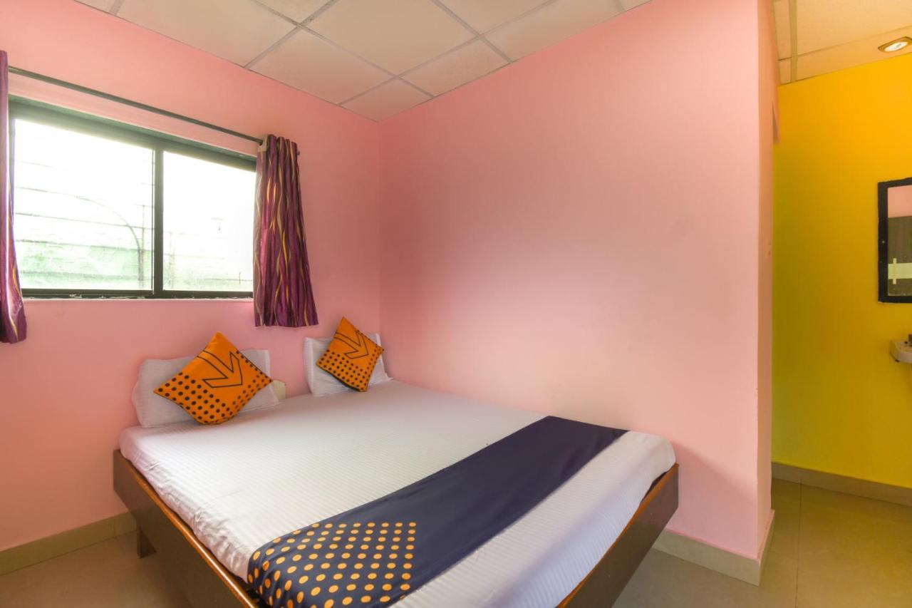Spot On 65135 Hotel Suvarna Samrat Lodge Khamshet Eksteriør bilde