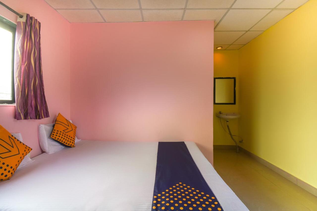 Spot On 65135 Hotel Suvarna Samrat Lodge Khamshet Eksteriør bilde